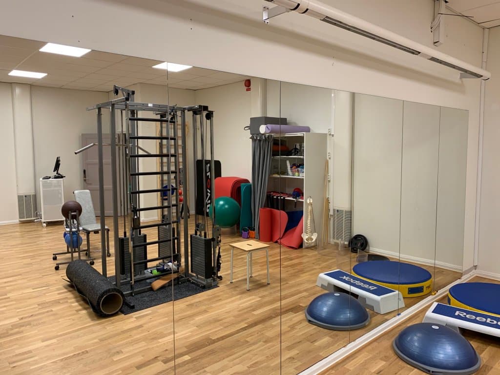 Spegelvägg installation hos Carlanderska sjukhuset